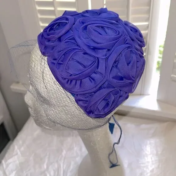 Vintage 50s/60s Purple Floral Hat with netting‎ ties - Picture 3 of 7